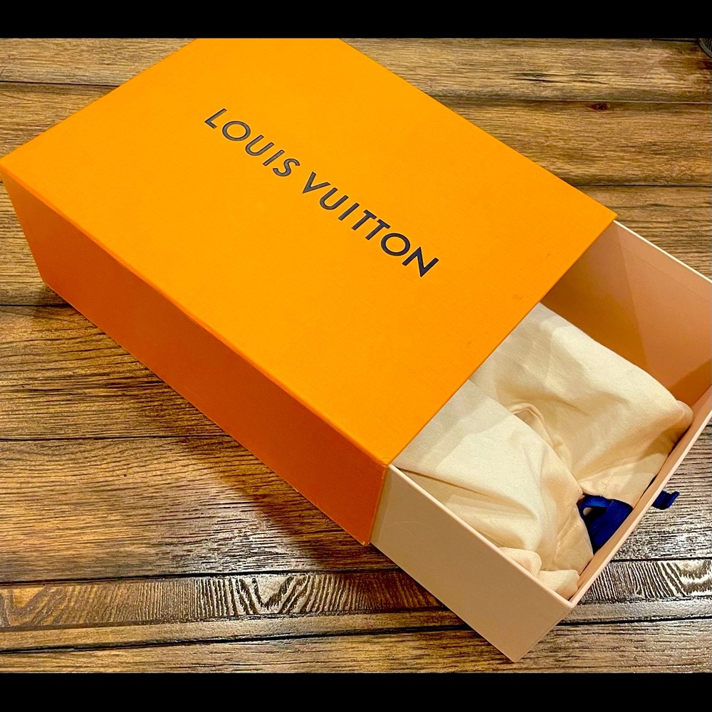 Black LV shoes size 10 US men very nice fit never worn